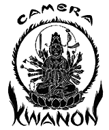 Původní logo fotoaparátu Kwanon vymyslel a navrhl sám Goro Jošida - jeden ze zakladatelů značky. (zdroj obrázku: https://upload.wikimedia.org/wikipedia/commons/3/3a/1934kwanon.png) L