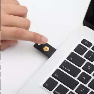 YubiKey 5 NFC - USB-A, klíč/token s vícefaktorovou autentizaci (NFC), podpora OpenPGP a Smart Card (2FA)