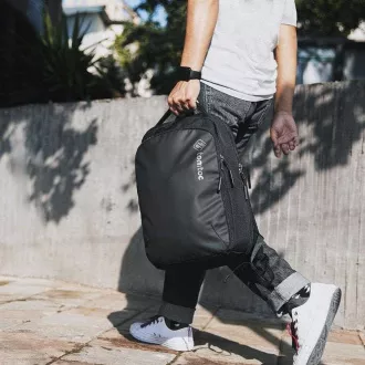 tomtoc Backpack – batoh na až 16" notebook, 15 L, černá tomtoc Backpack – batoh na až 16" notebook, 15 L, černá