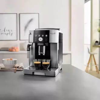 DeLonghi Magnifica S Smart ECAM 250.23.SB automatický kávovar, 1450 W, 15 bar, vestavěný mlýnek, stříbrná