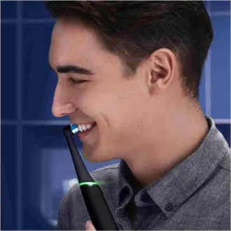 Oral-B iO6 elektrický zubní kartáček, magnetický, 5 režimů, displej, umělá inteligence, časovač, černý Oral-B iO6 elektrický zubní kartáček, magnetický, 5 režimů, displej, umělá inteligence, časovač, černý