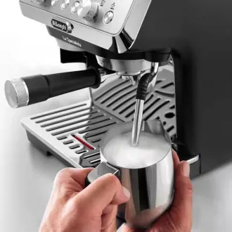 DeLonghi La Specialista Arte pákový kávovar, 1400 W, vestavěný mlýnek, parní tryska MyLatte