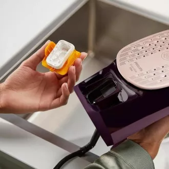 Philips Azur 8000 Series DST8021/30 napařovací žehlička, 3000 W, rychlé nahřátí, automatické vypnutí, fialová