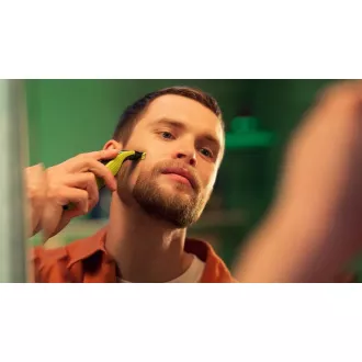 Philips OneBlade QP2724/10 zastřihávač na tvář, USB nabíjení, 3 hřebeny, vodotěsný Philips OneBlade QP2724/10 zastřihávač na tvář, USB nabíjení, 3 hřebeny, vodotěsný