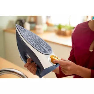 Philips 7000 Series DST7030/20 napařovací žehlička, 2800 W, Calc-Clean, Drip-stop, tmavě modrá