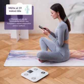 TrueLife FitScale W7 BT - Bioelektrická impedanční bluetooth váha - bílá