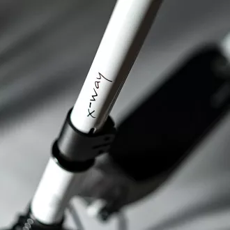 Skládací koloběžka MOVINO X-Way s ruční i nášlapnou brzdou, bílá