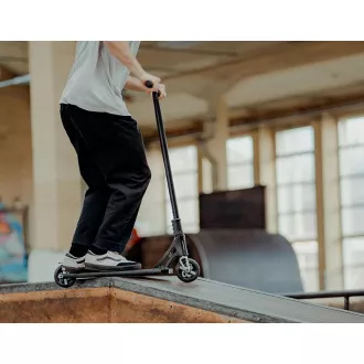 Freestyle koloběžka MOVINO Black Mamba
