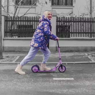 Skládací koloběžka Story Civic Comfort s nafukovacími koly, fialová