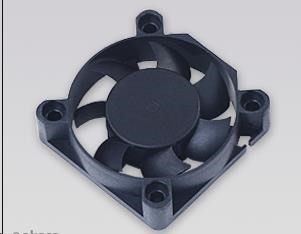 Levně AKASA ventilátor 4cm Black Fan, 40x40x10mm, Sleeve bearing, 24.87 dBA, 3 pin